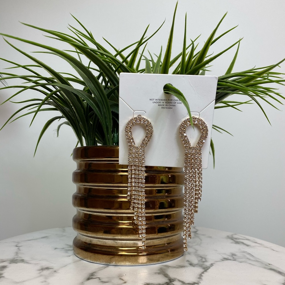 ‼️ Diamond Rhinestone Drop Earring - Picture 1 of 5